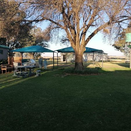 Готель Biekiesvlei Lichtenburg Екстер'єр фото