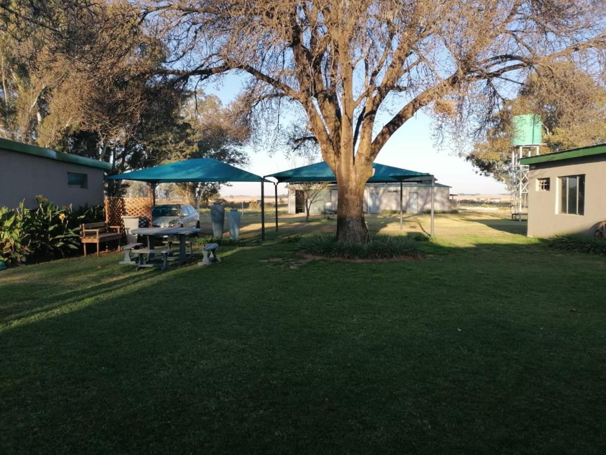 Готель Biekiesvlei Lichtenburg Екстер'єр фото